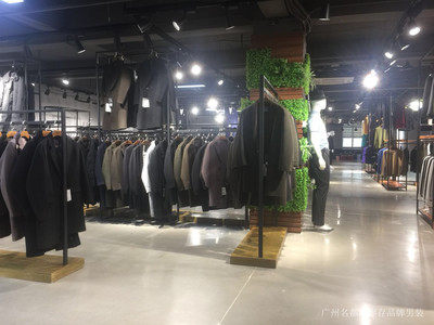 物美价廉之品牌服装尾货的服装批发策略